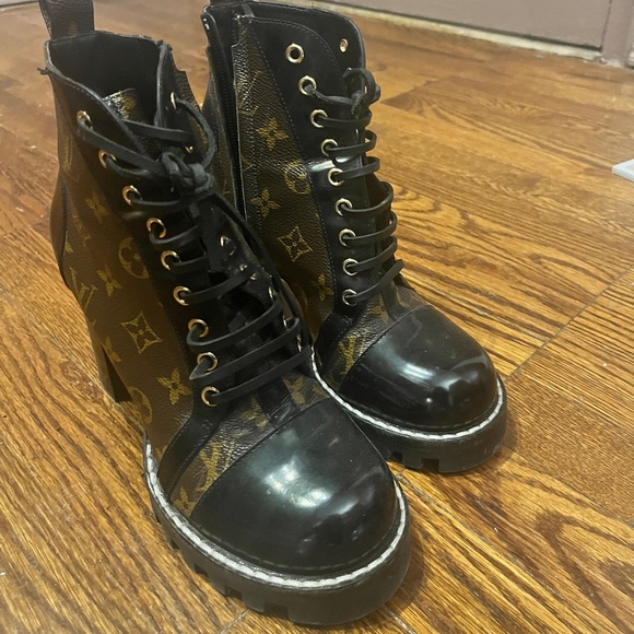 Louis Vuitton boots - Picture 1 of 4
